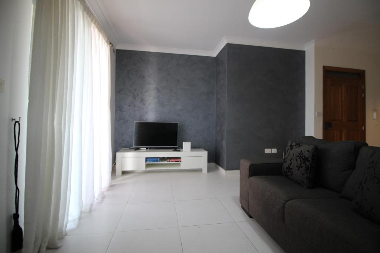 La Casa Cartago Apartment St. Paul's Bay Exterior photo